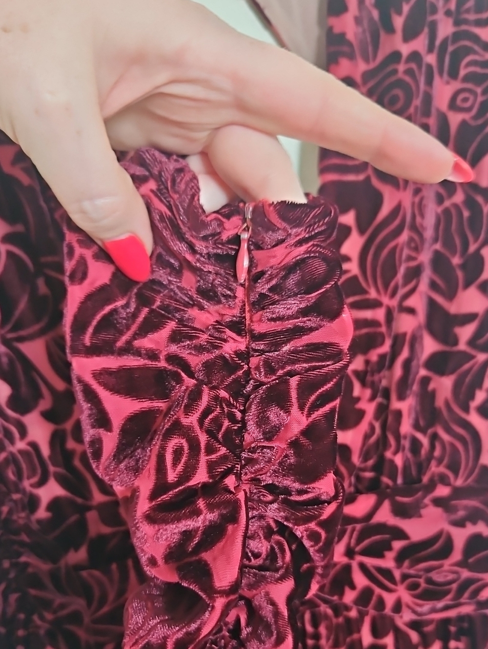 Velvet V-Neck Maxi Dress in Burgundy Bronx Banco Size 8 - Picture 9 of 11